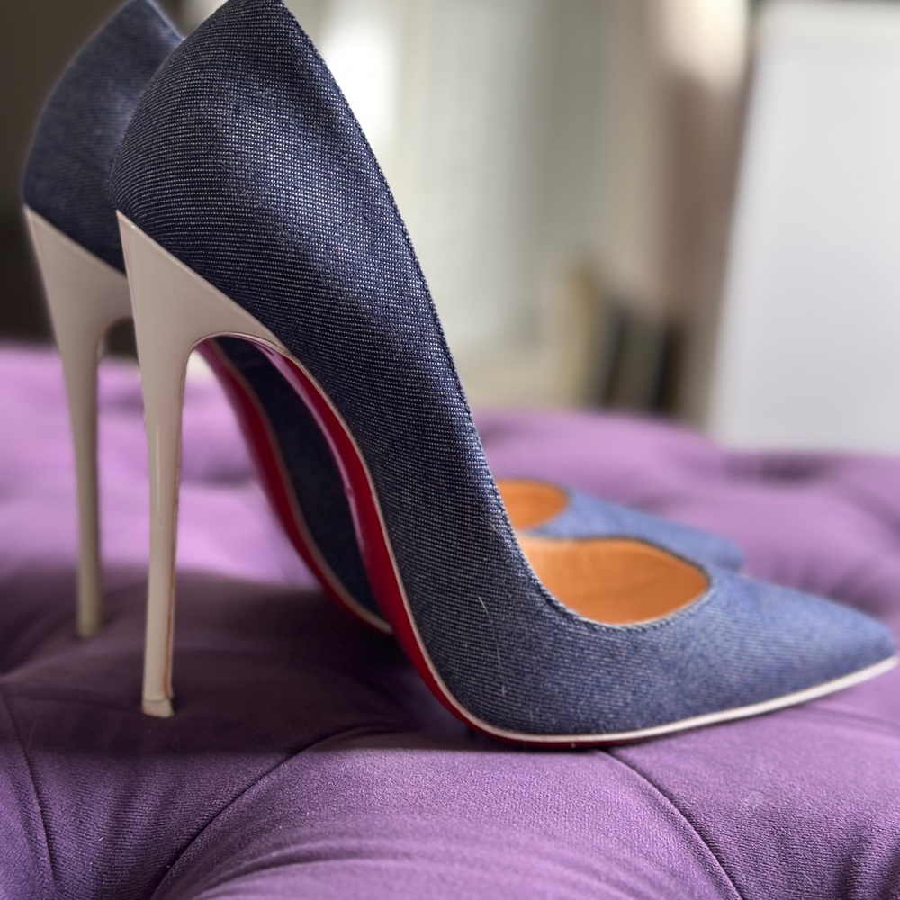Christian Louboutin shoe size 7.5